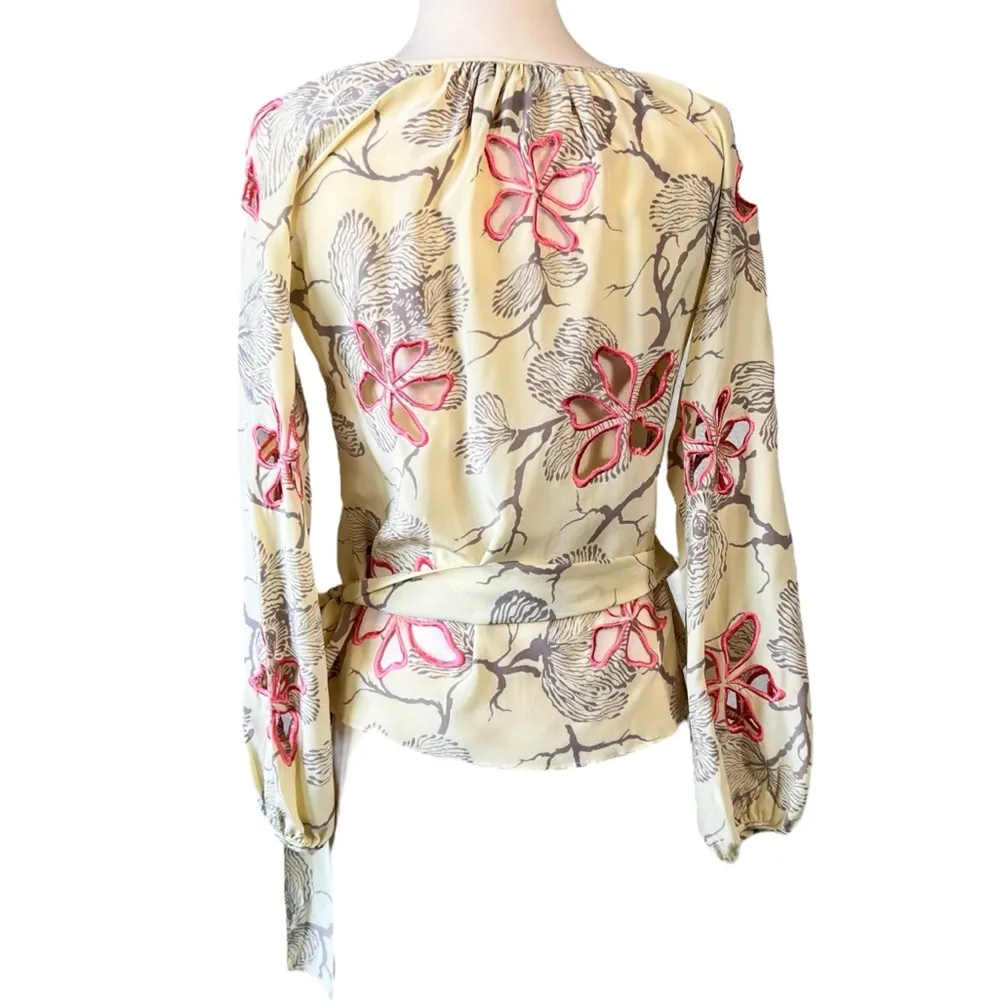 Vintage Lillie Rubin 100% Silk Wrap Top w/ Embroidered Cut Out Flowers Yellow - Image 11