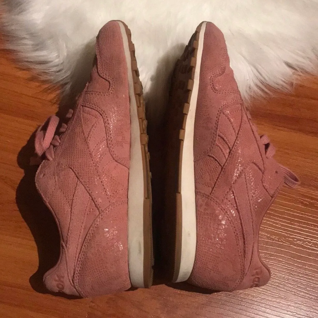 classic Sneakers - Image 4