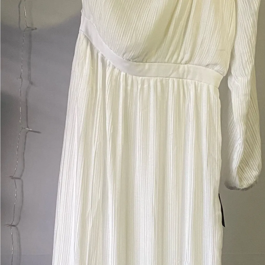 Lulu's White One - Image 5