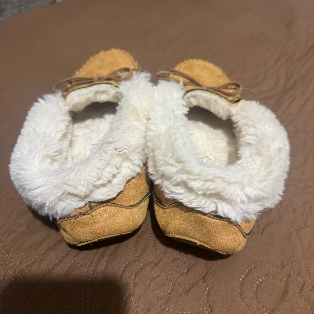 Porland boot company Women's Tan Suede Slippers Yellow Size 7 - Image 5