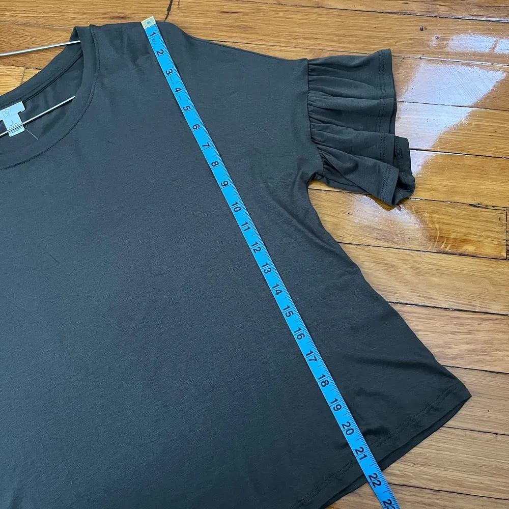 NWT BP Dark Olive / Gray Ruffle Short Sleeve Top Blouse Size S - Image 10