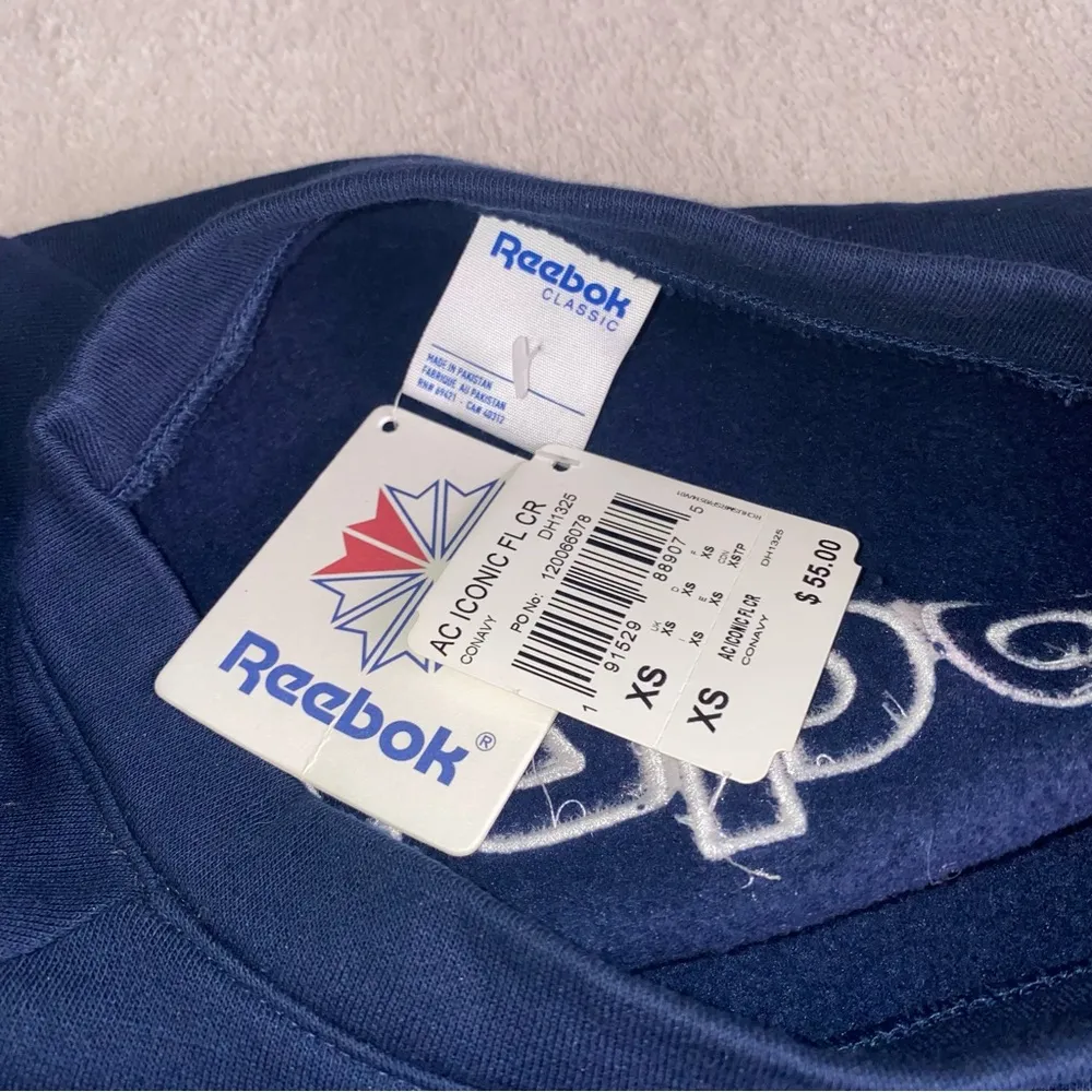 Reebok navy blue Pull over sweatshirt crewneck - Image 2