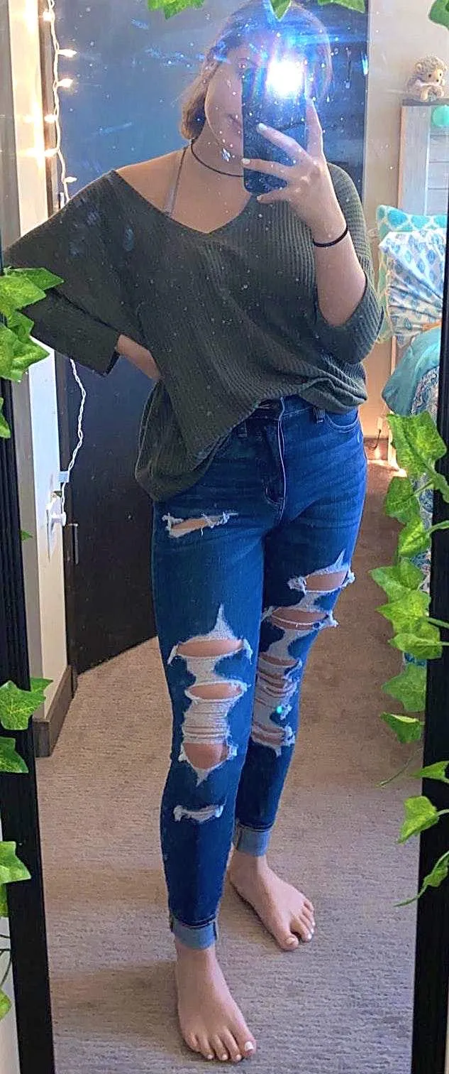 EXPRESS Olive Green Sweater - Image 2