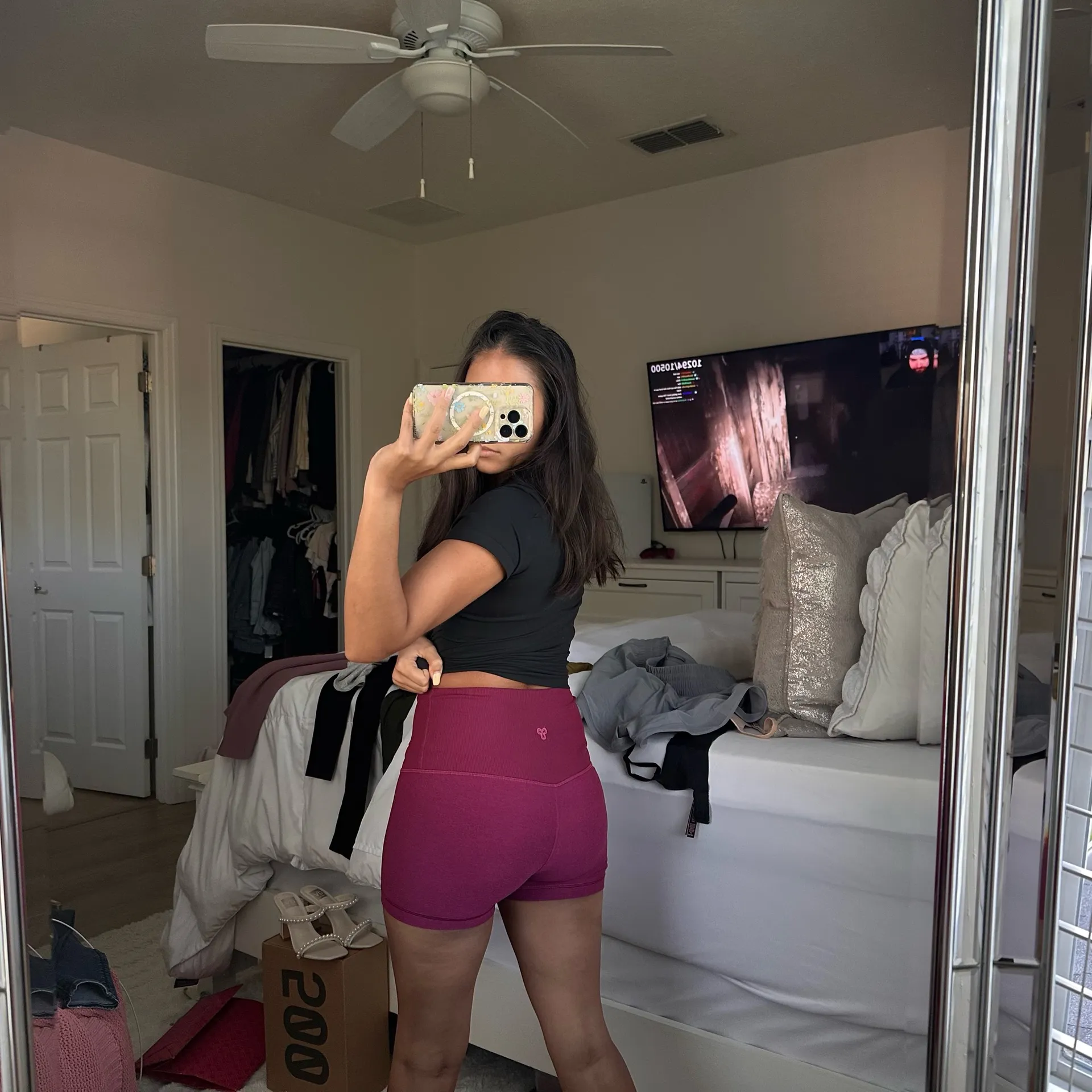 Aritzia TNA action gym shorts in purple/pink - Image 9