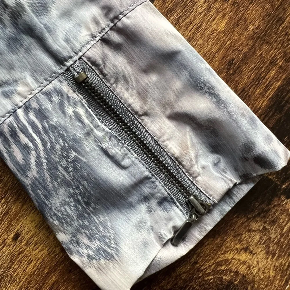 Zenergy by Chico’s woman’s lightweight jacket. Chicos size: 1, or M/8. Gray Size undefined - Image 4