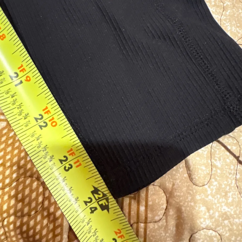 Kimith ribbed cropped tank top/sports, cross over ribbed leggings Black Size XL - Image 13