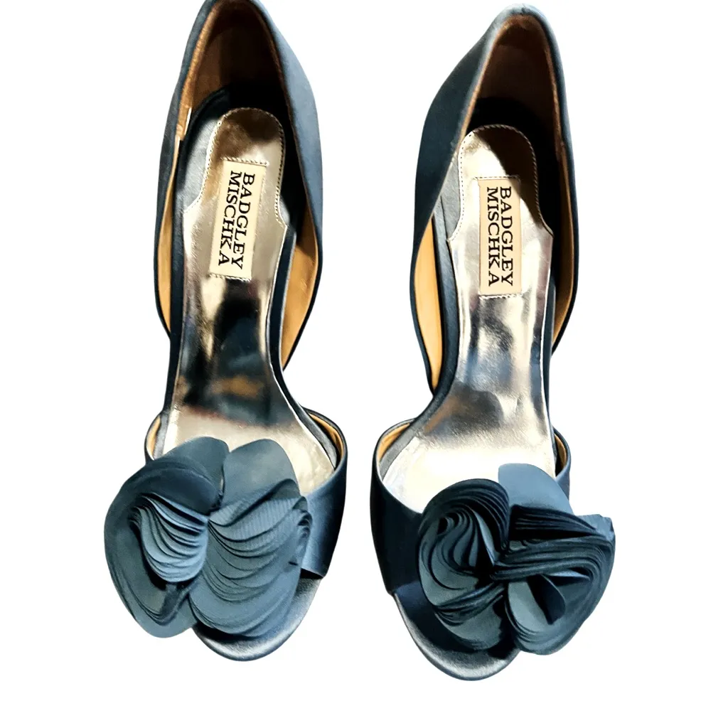 BADGLEY MISCHKA Randall Satin D'Orsay Flower Heels Dusty Blue Size 6.5 - Image 5