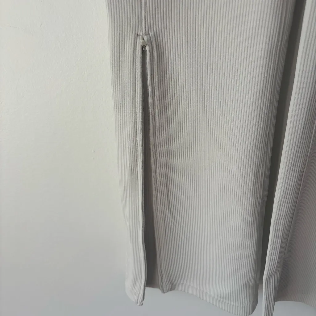 Lululemon  Ribbed Softstreme Zip-Leg High-Rise Cropped Pant Legging 25" in Bone - Image 7