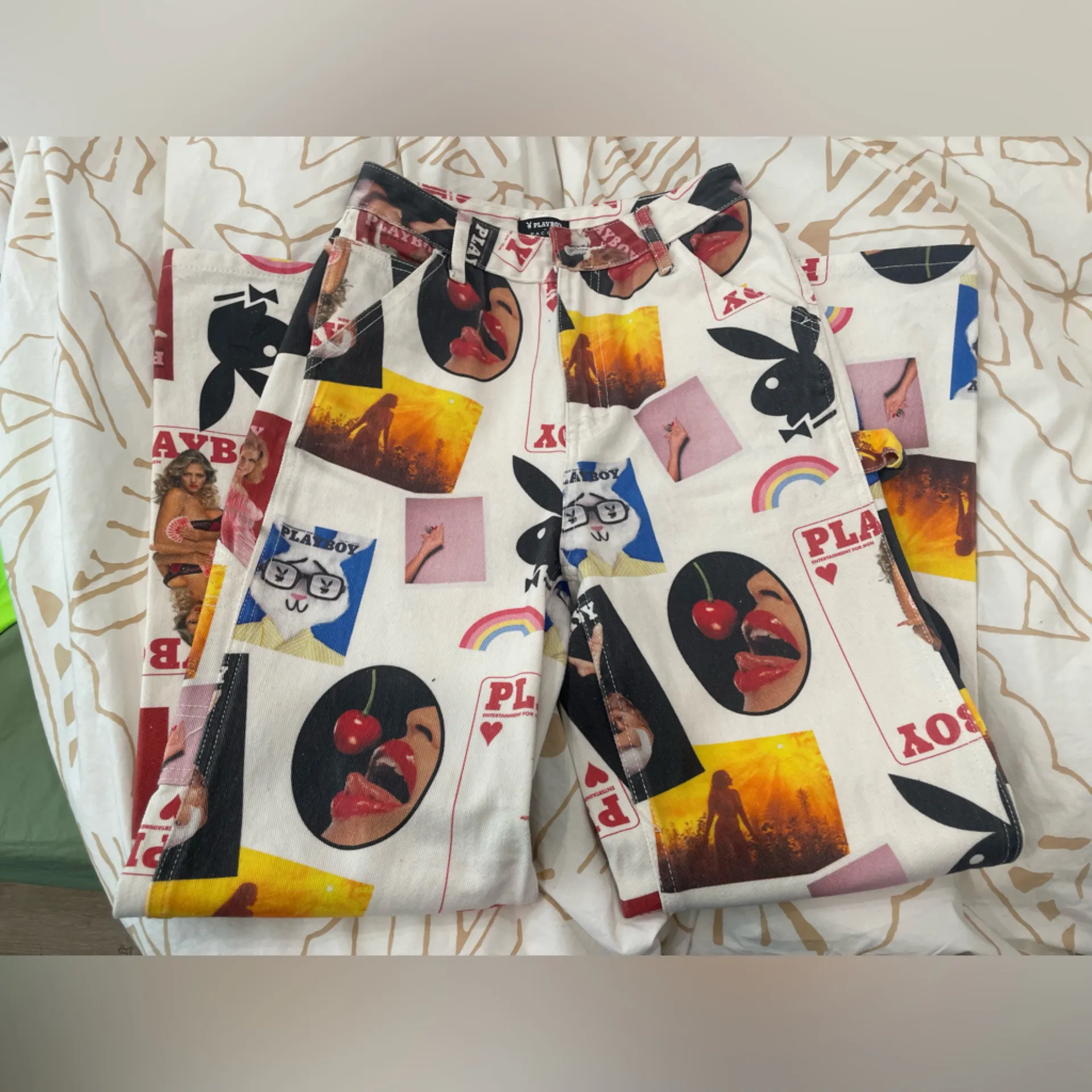 Playboy magazine print jeans Size 24 - Image 2