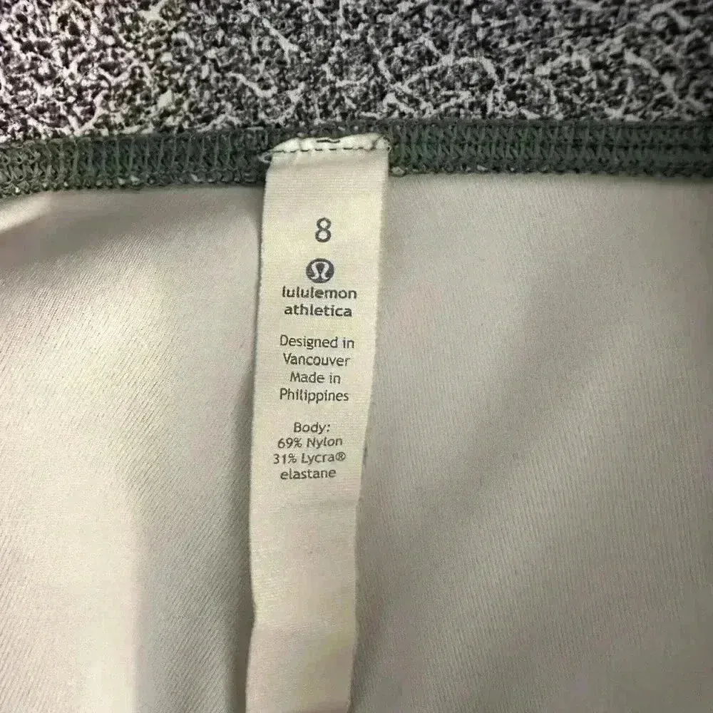 LULULEMON Wunder Under Crop Fractal Alpine White Black size 8 - Image 5