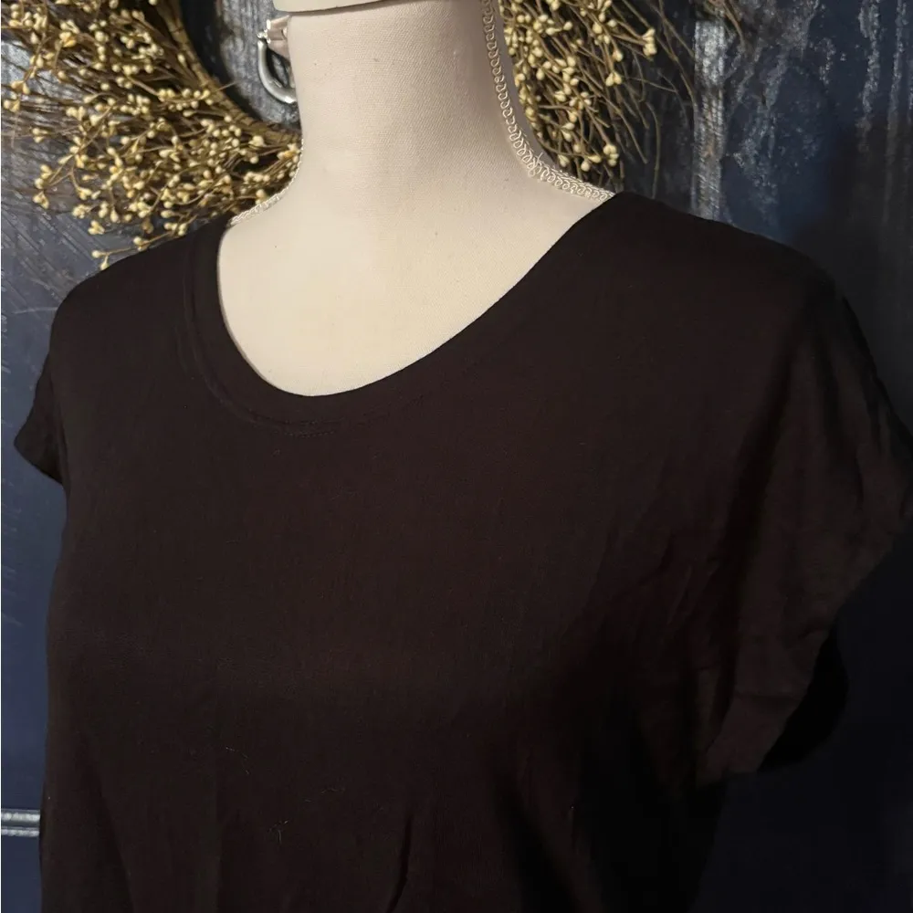 Badgley Mischka Black Relaxed Short Sleeve Tee very soft and comfy! Size M - Image 2