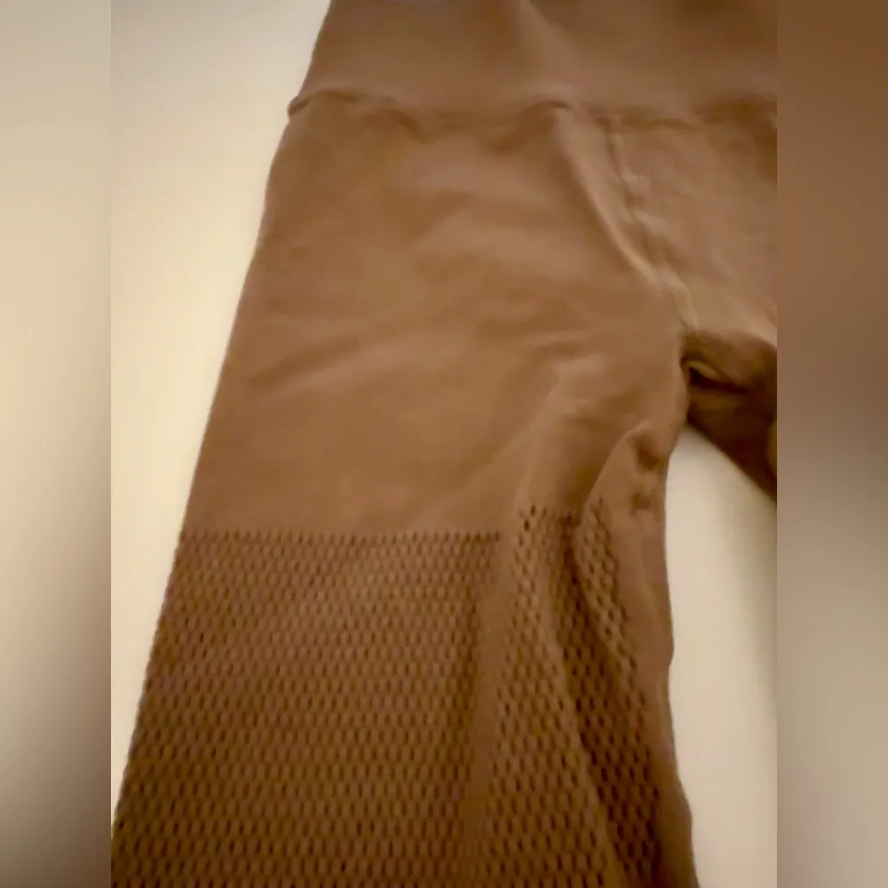 Fabletics High-Waisted SculptKnit Biker Short Size Small - Image 6