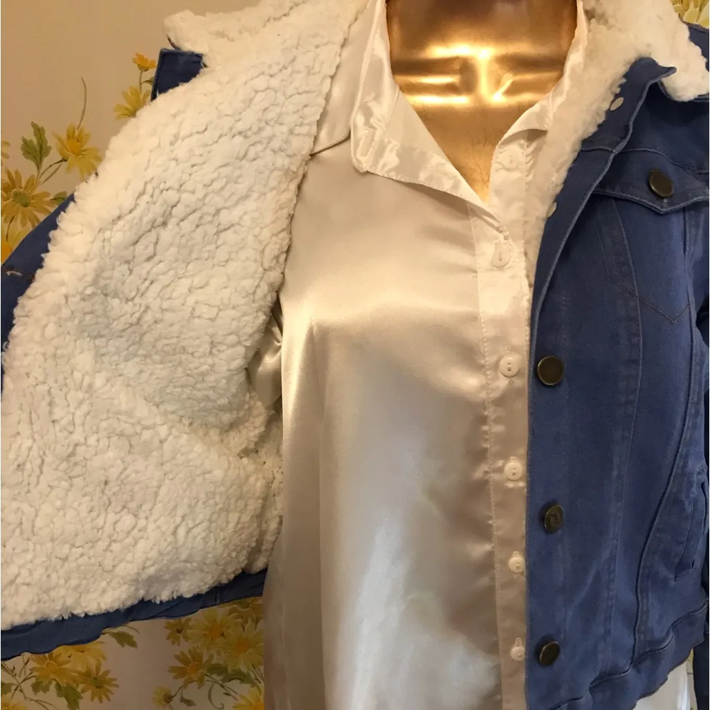 NWOT Teddy lined stretchy denim jacket size S Blue - Image 4
