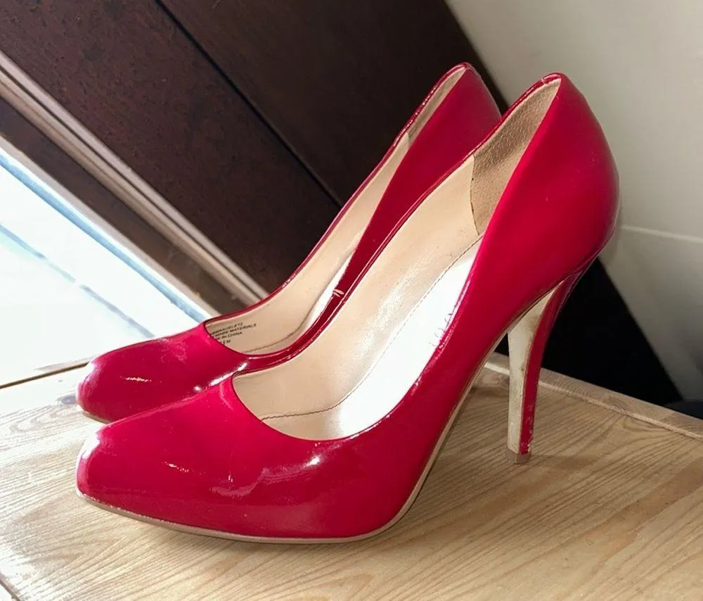 Audrey Brooke Bracelet2 red shiny stiletto pumps - Image 2