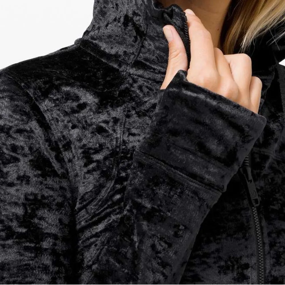 RARE VELVET Lululemon Hooded Define Jacket *Crushed Velvet
Black - Image 3