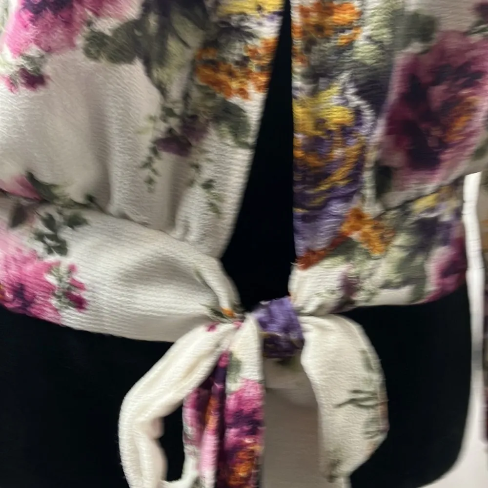 Miley + Molly floral print long sleeves blouse size small - Image 10