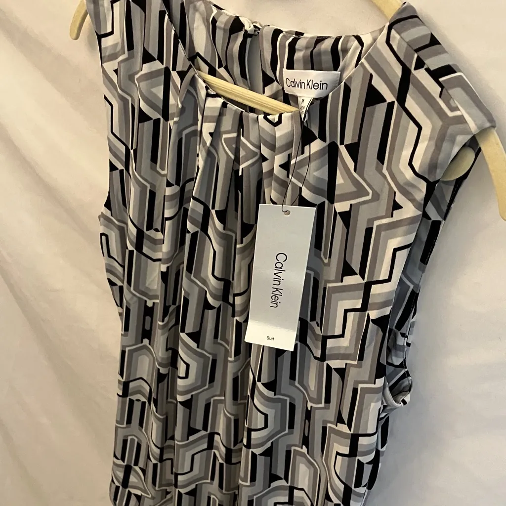 Calvin Klein: Monochrome Geometric Sleeveless Blouse- M - Image 5