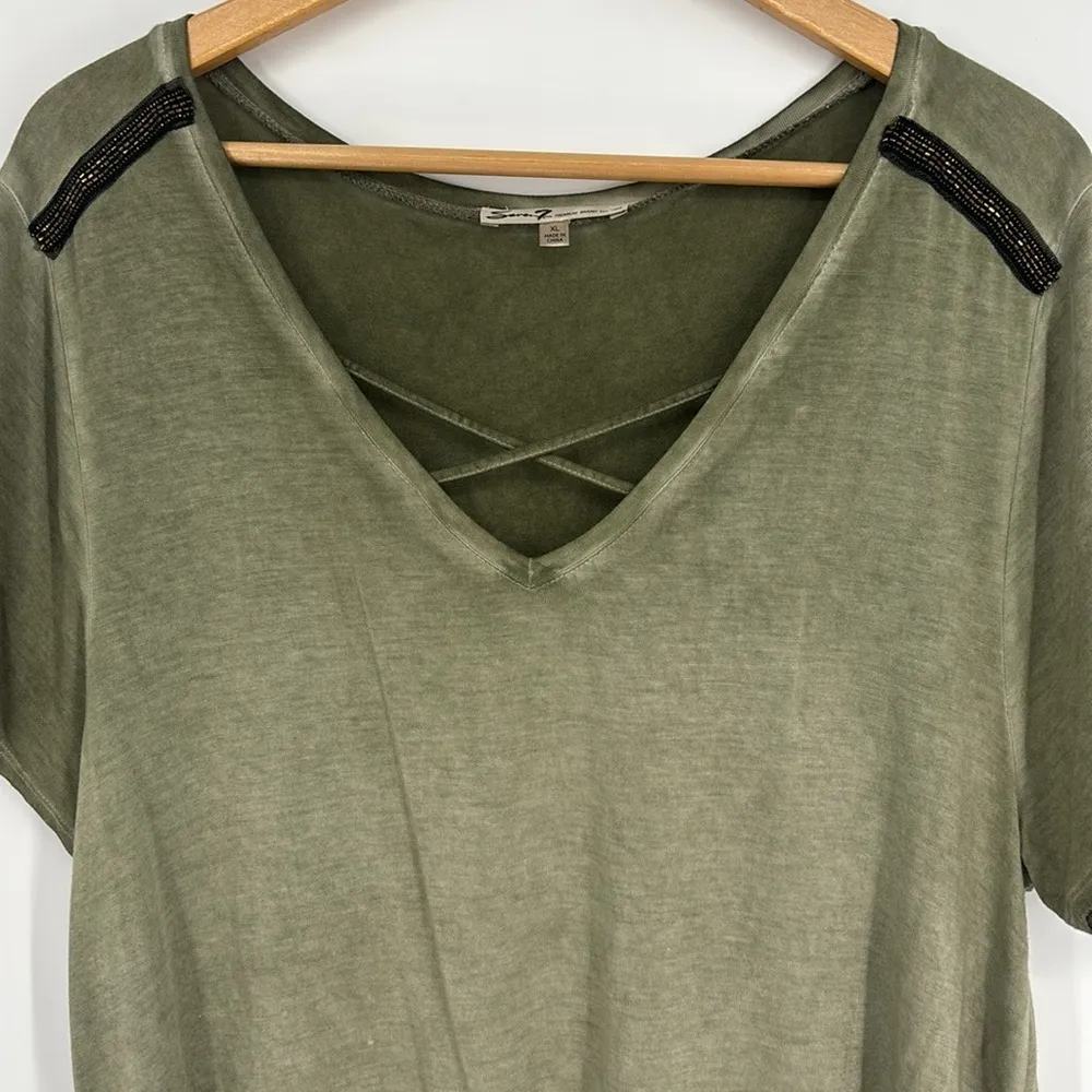 Seven7 Short-Sleeved V-Neck Crisscross High-Low Tee Women’s Size XL in Green - Image 2