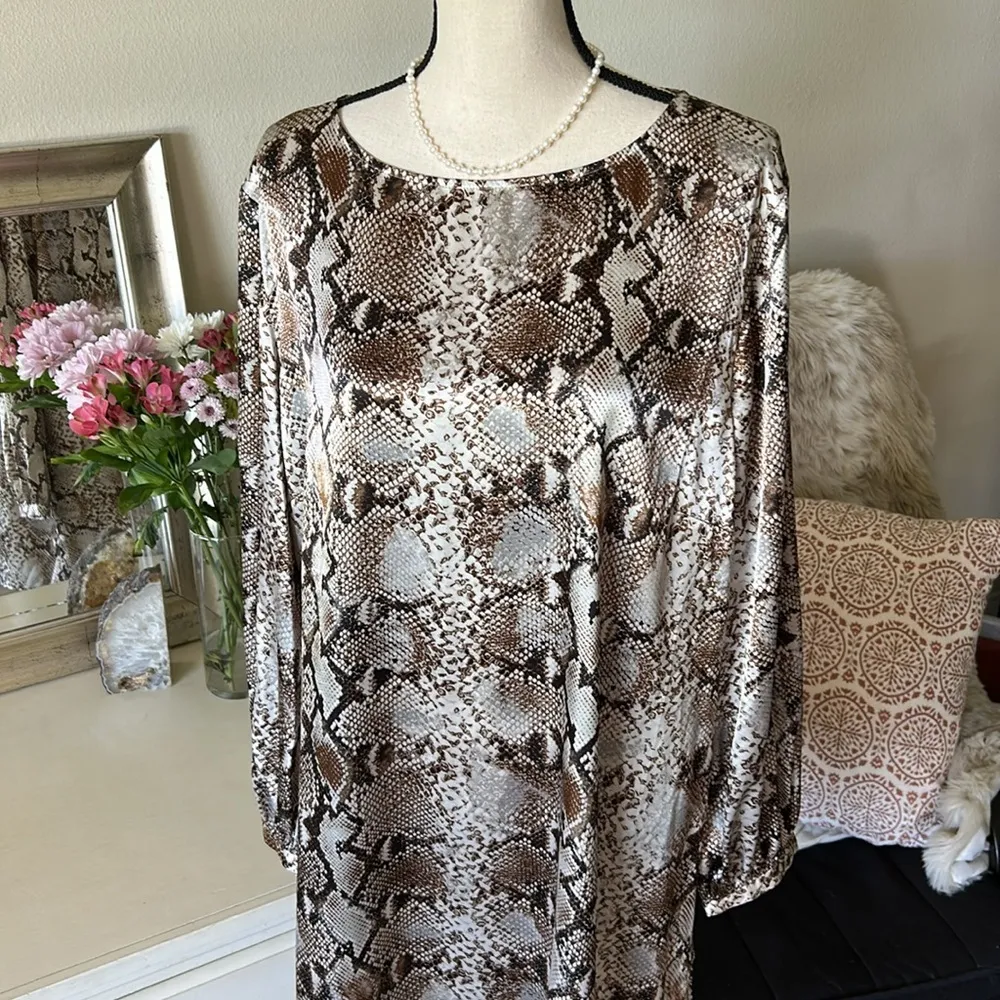 Chico’s silver/brown snake print satin long sleeve long line tunic blouse XL,3​​ - Image 2