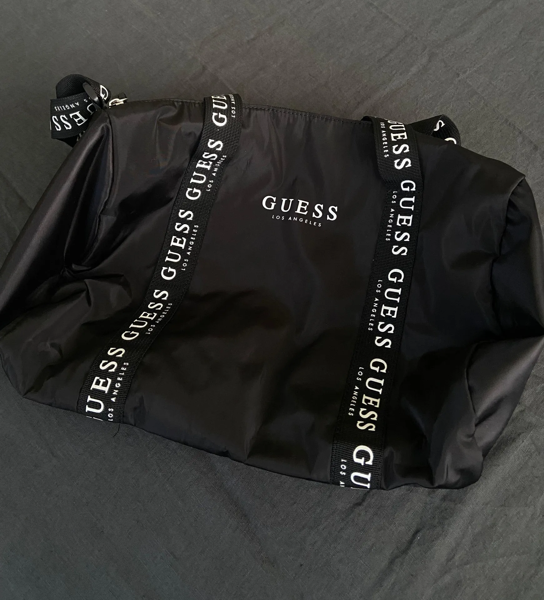 Guess Duffle Bag - Image 3