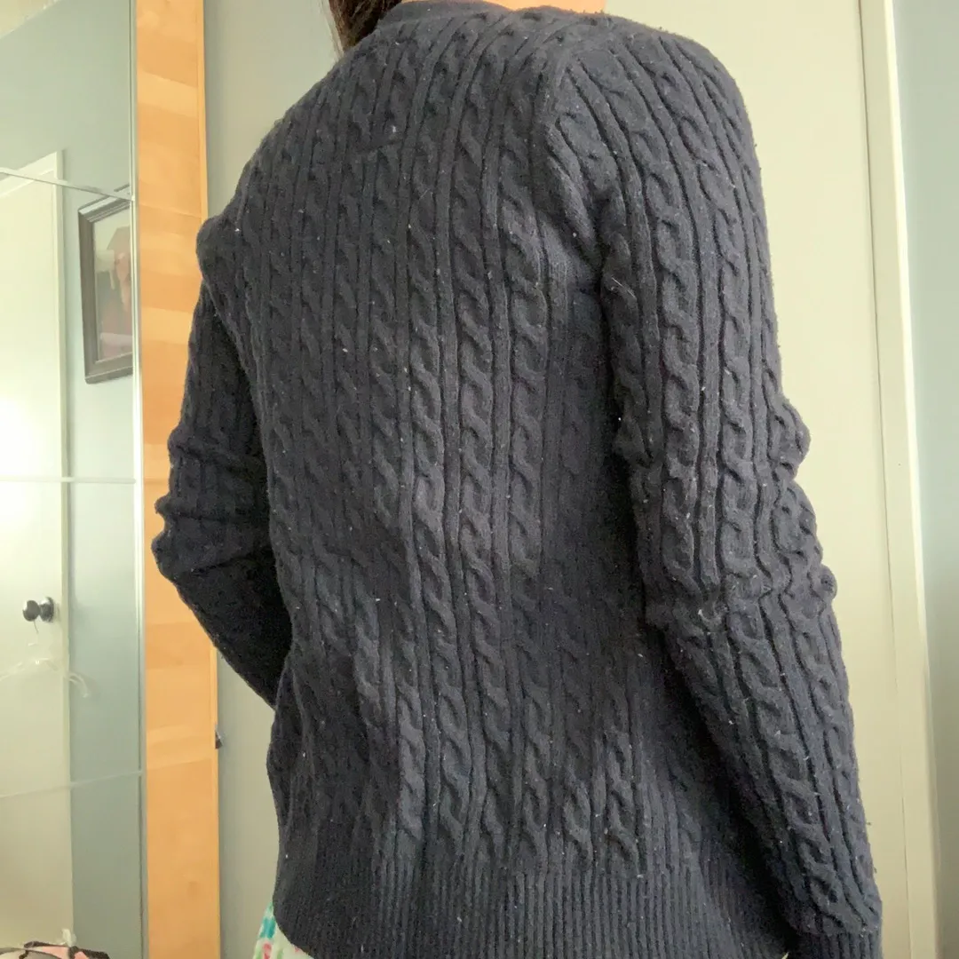 Abercrombie Cable Knit Crest Cardigan - Image 5