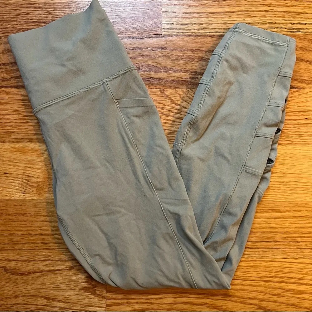 Athleta Salutation Pocket II Cinch 7/8 Tight in Sage Green size small - Image 3
