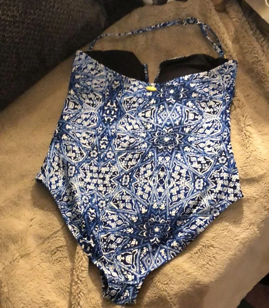 XL Jessica Simpson One Piece - Image 4