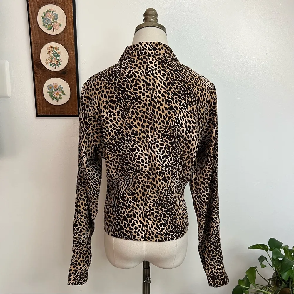 Vintage 90s Silk Leopard Print Tailored Button Up Blouse size 4 - Image 5
