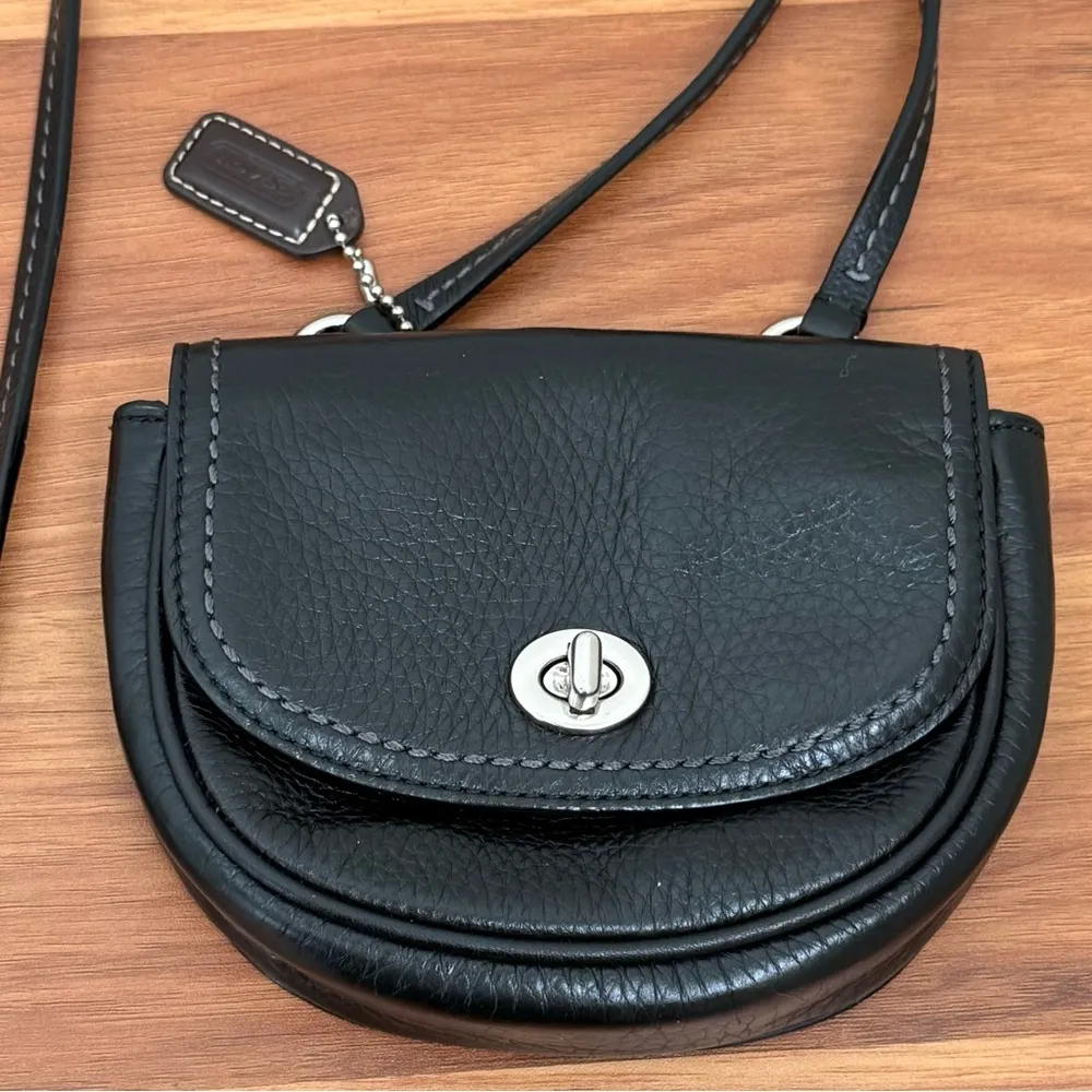 COACH Park Black Pebbled Leather Turn Lock Mini Crossbody Bag w/ Brown Hang Tag - Image 3