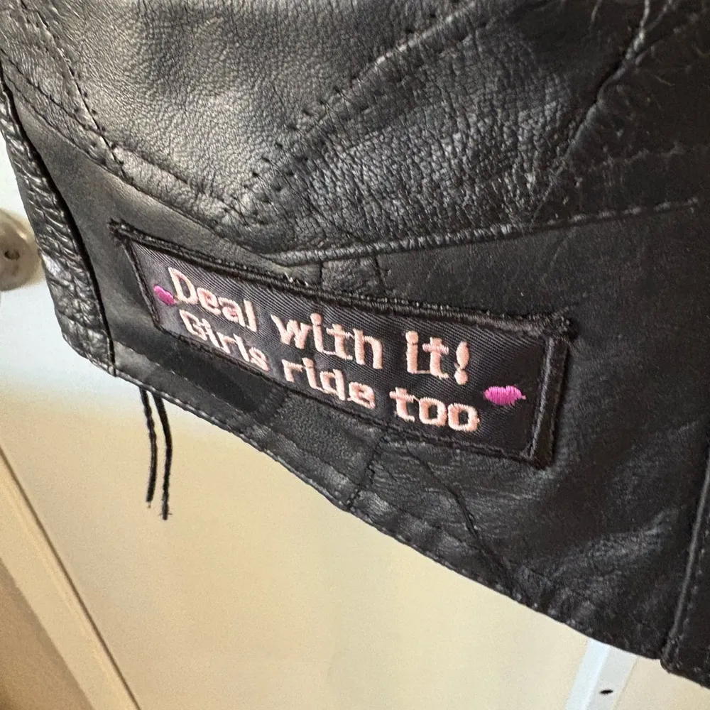 Diamond Plate Ladies Rock Design Genuine Leather Vest with Patches Large Black - Image 7