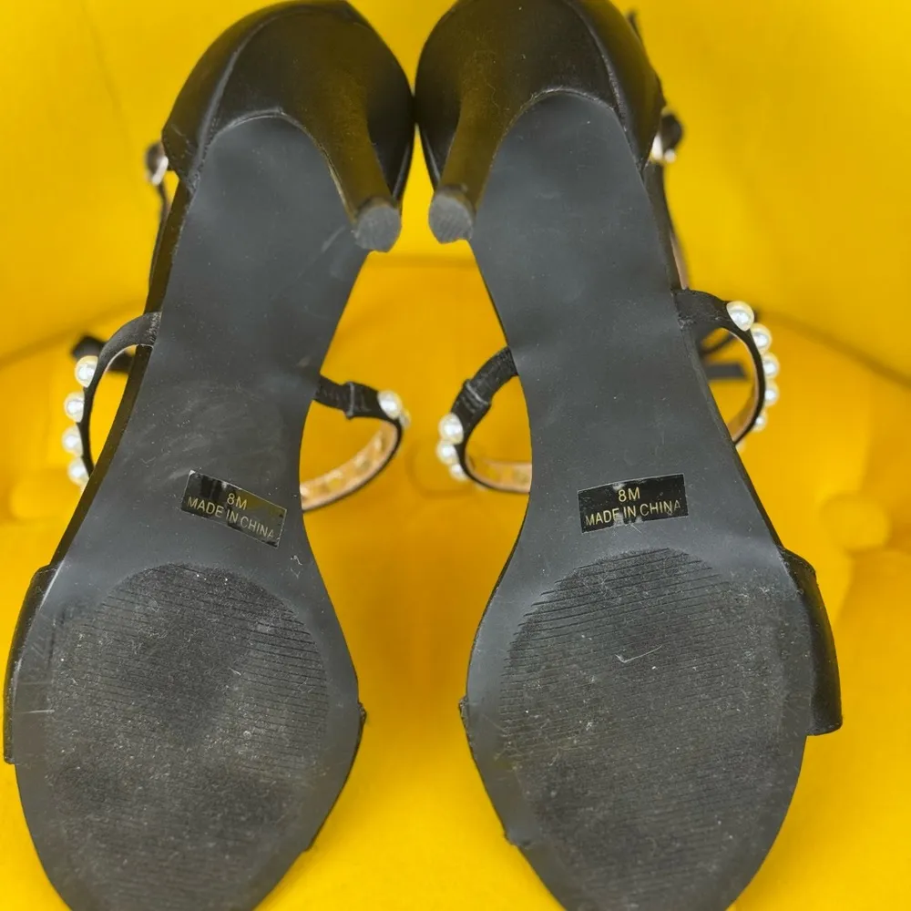 Badgley Mischka Pearl Studded T Strap Black Satin Pumps Sz 8M - Image 11