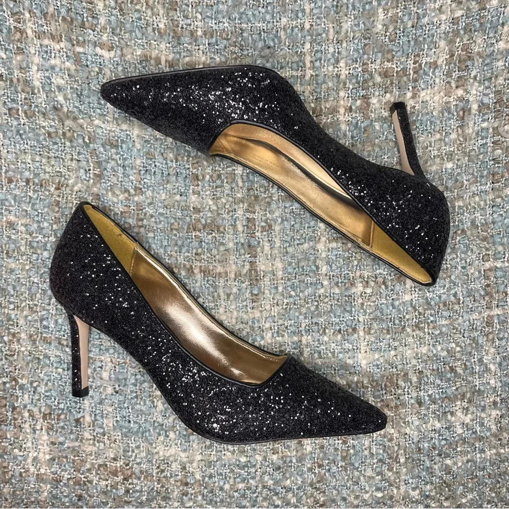Lilly Pulitzer  Margot Glitter Pump in Onyx - Image 6