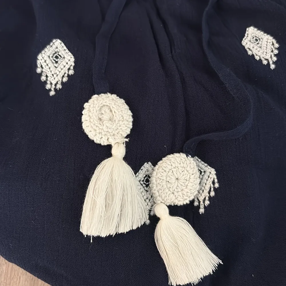 Sundance  Embroidered Cropped Pull On Pants Size Small Dark Navy White - Image 3