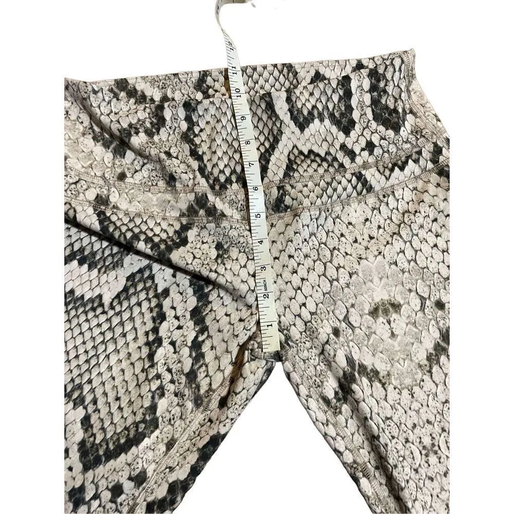 Varley snakeskin print athletic leggings small - Image 10
