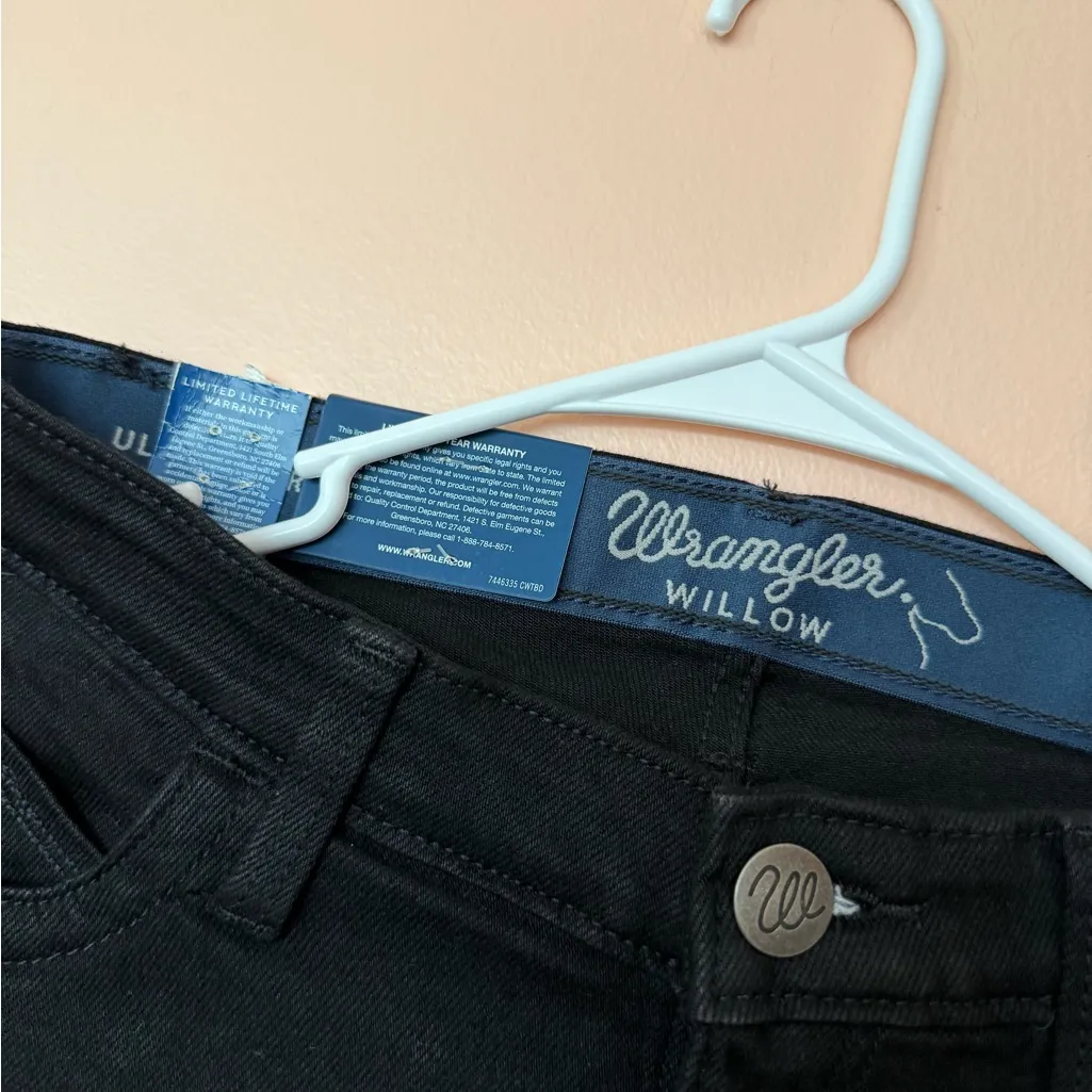 Wrangler Women's Black Bootcut Jeans - Image 2