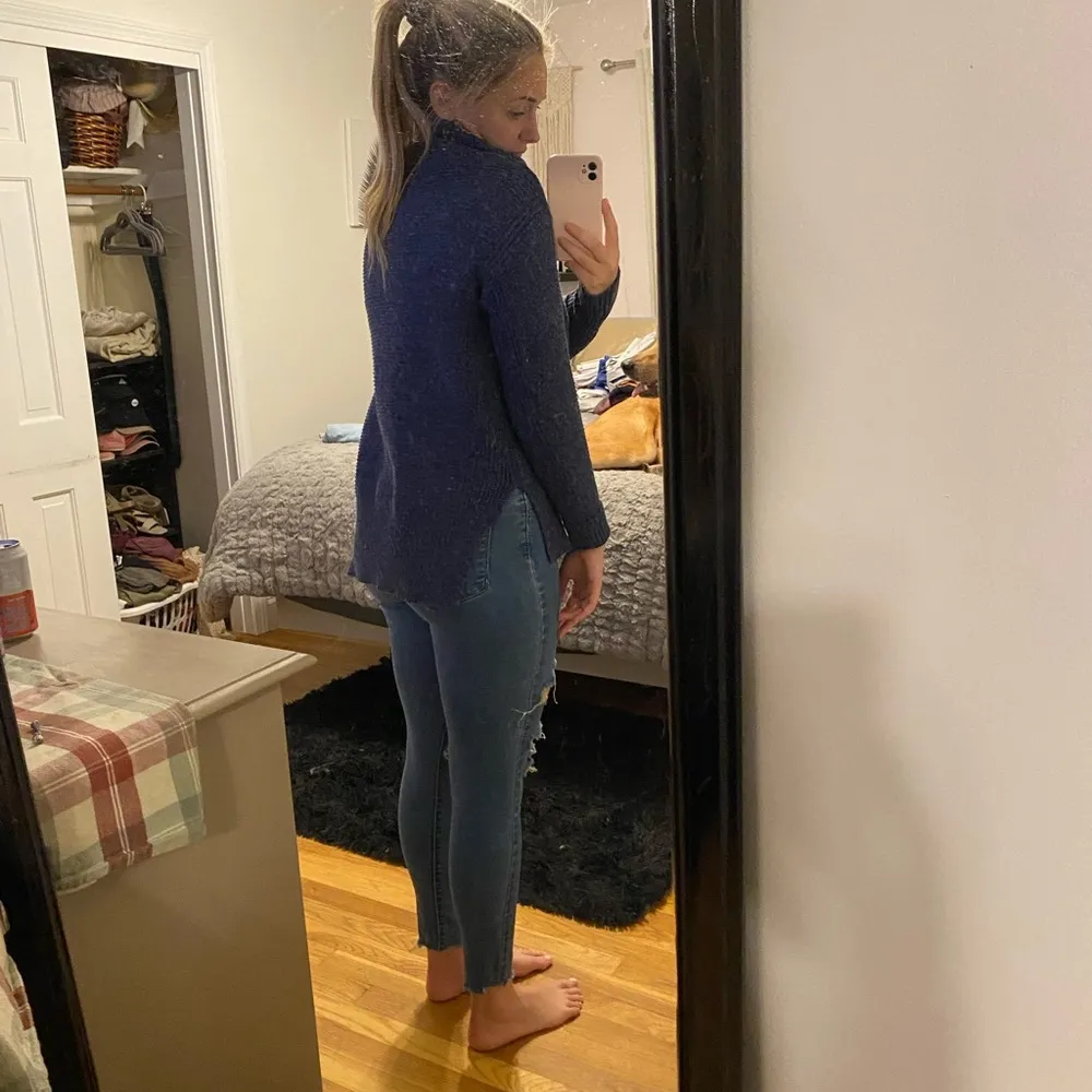 Lulu’s Blue Knit Sweater - Image 3