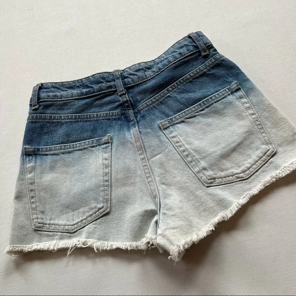 TOPSHOP Mom Ombré High Waisted Denim Jean Shorts - Image 5
