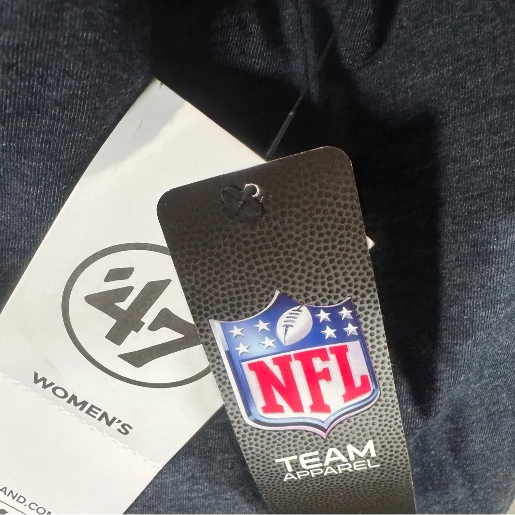 Denver Broncos NFL football ladies notched vneck tee size XL NWT Blue - Image 3