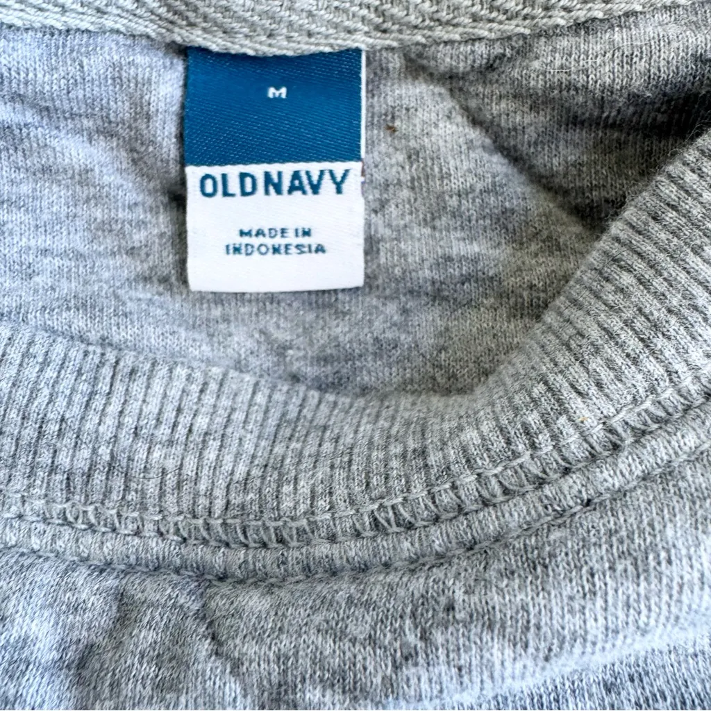 Old Navy  Quilted Womens Sweatshirt Size M Grey Cozy Minimalist Soft Athleisure - Image 2