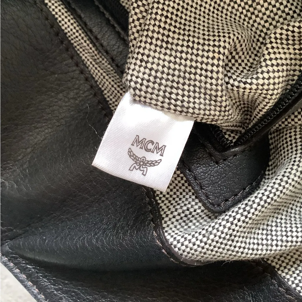 Authentic MCM GENUINE LEATHER TOTE🌹🌹🌹 - Image 11