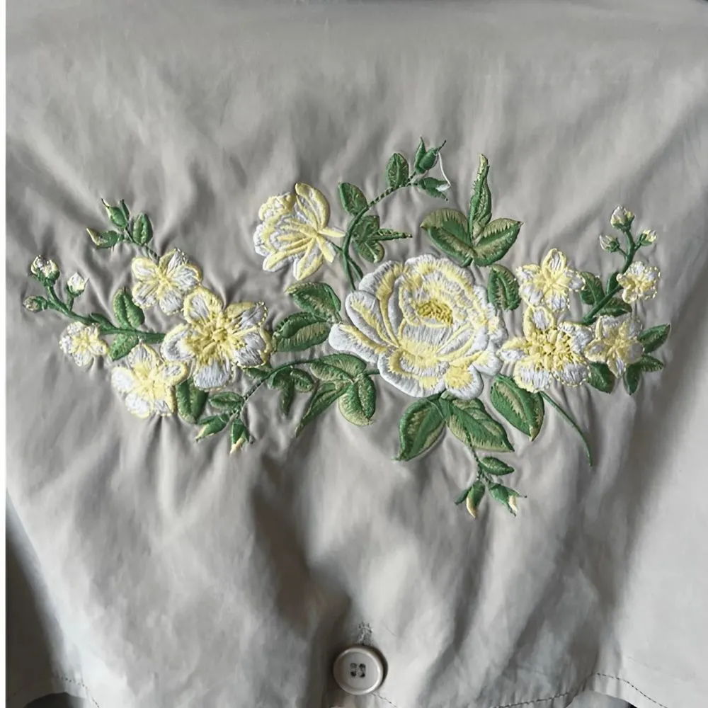 SH|collection neutral tan embroidered floral back trench coat Size M - Image 8