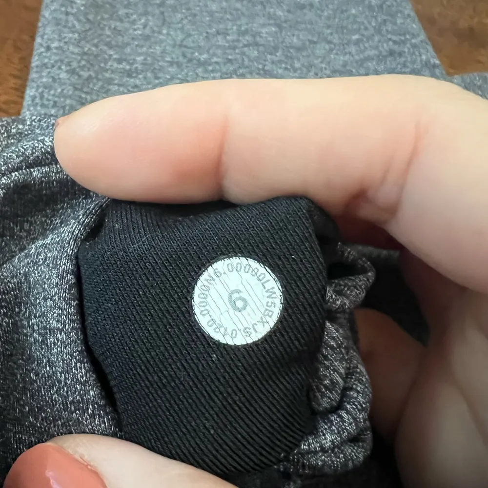 Lululemon Wunder Under High-Rise Tight *Luxtreme 28" size 6 - Image 4