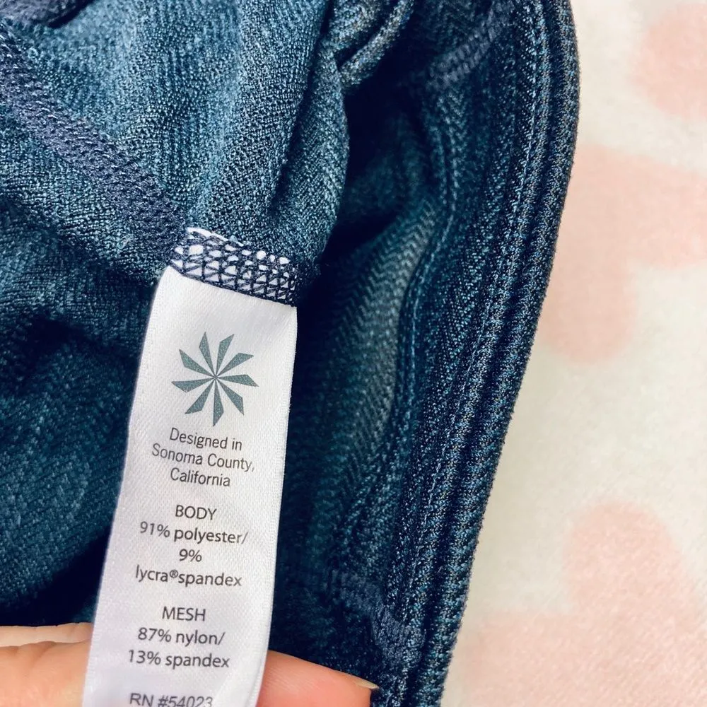 Athleta High Rise Jacquard‎ Mantra Capris Small - Image 8