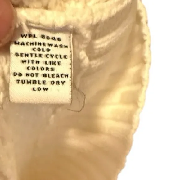 Thick Sweater - Image 6