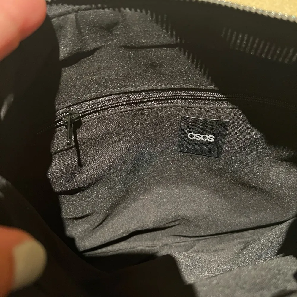 ASOS mono floral embellished zip top clutch bag - black & white - Image 6