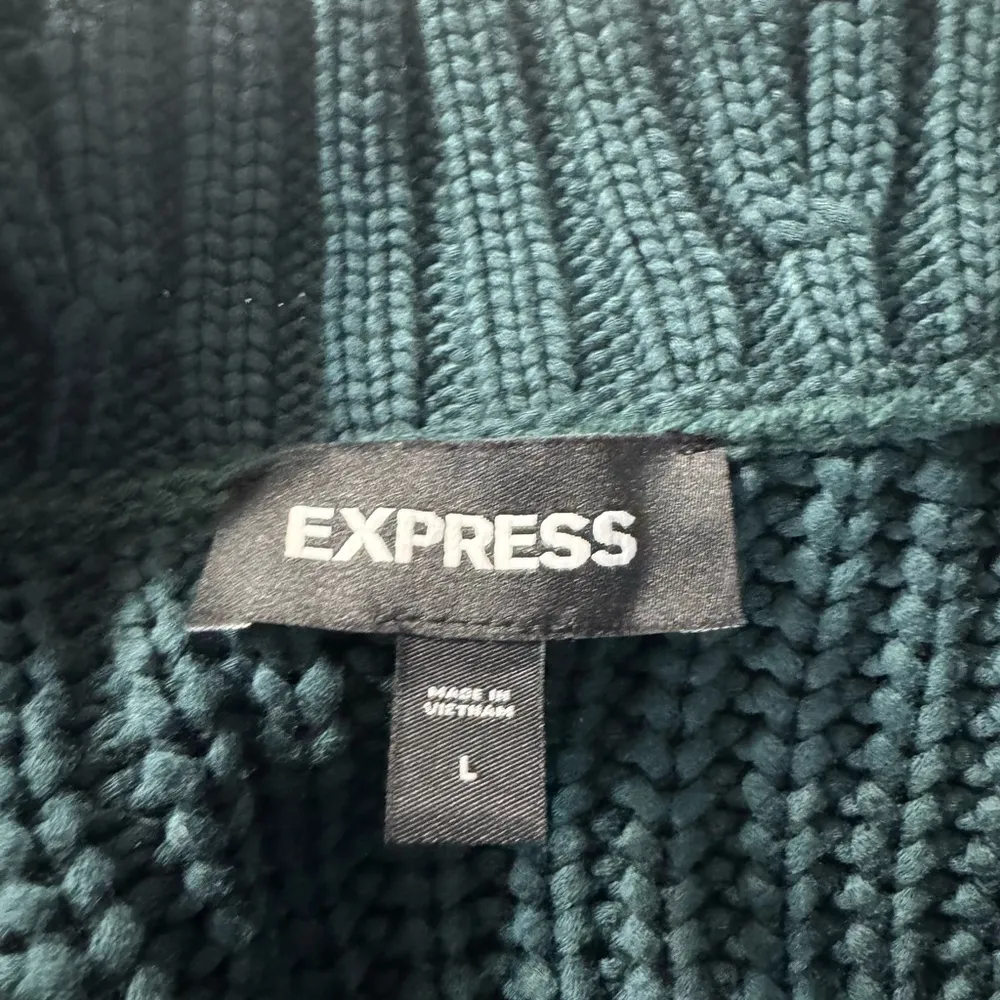 EXPRESS Emerald Green Ribbed V Neck Sweater Size L - Image 14