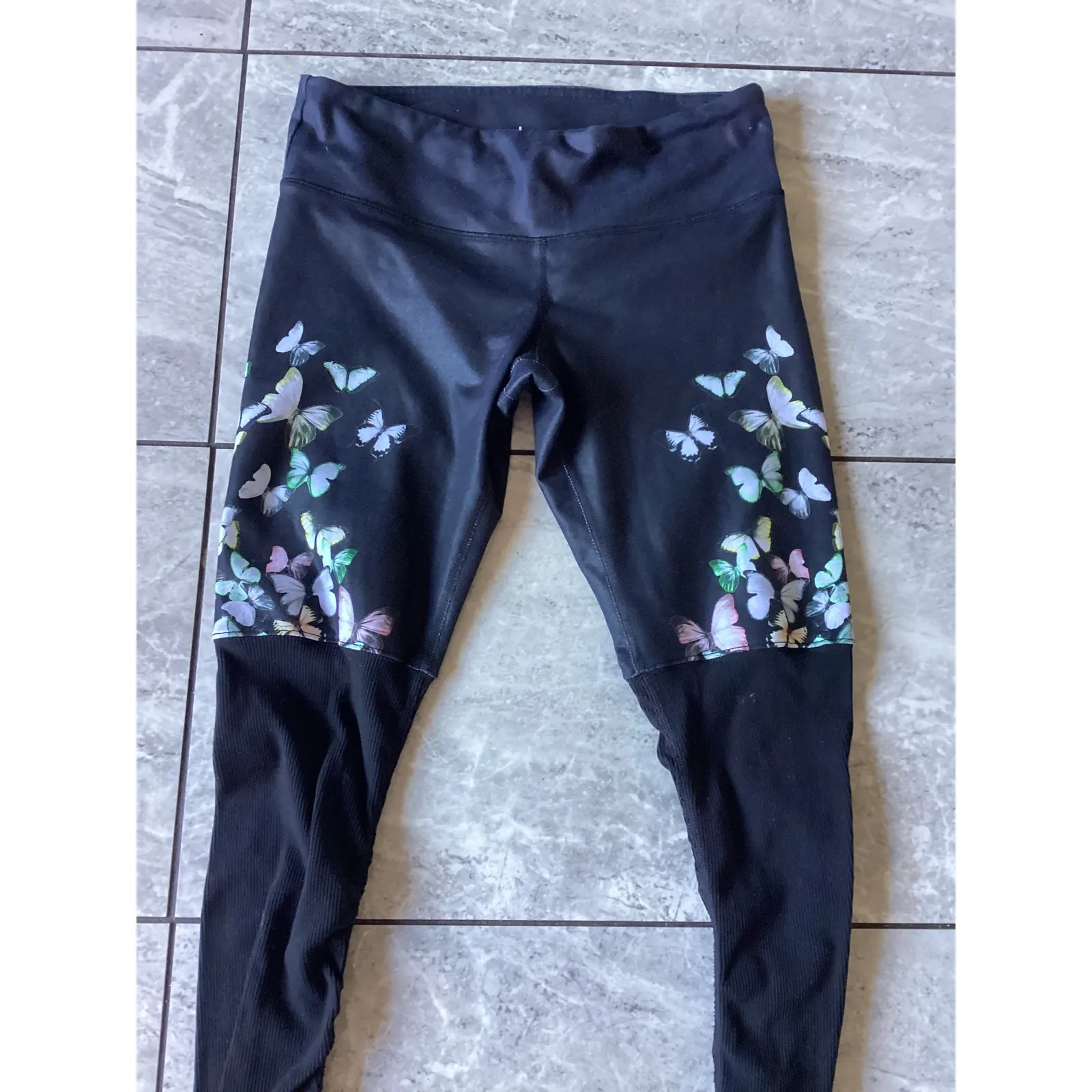 Alo Yoga Black Butterfly Print Stirrup Leggings Size S - Image 3