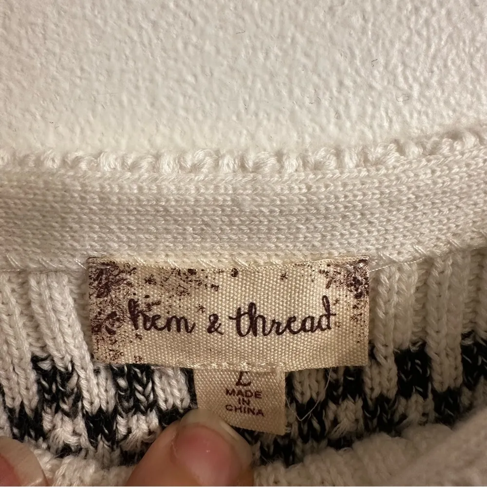 Hem & Thread Monochrome Black white Knit Cropped Sweater Women’s size Large - Image 4