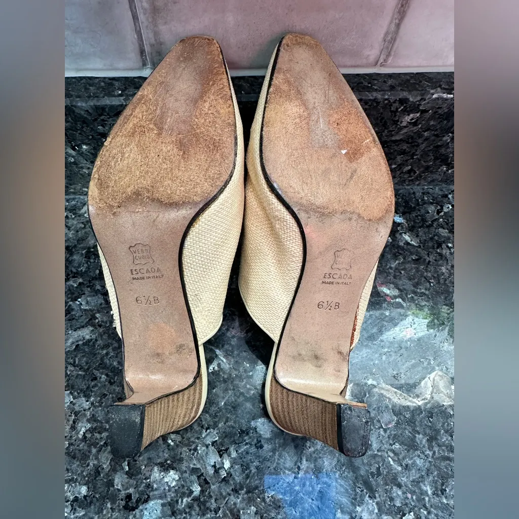 Escada Golden Tan Cloth Textured Mules Slip Ons Women’s Size 6.5 Made in Italy Gold - Image 8