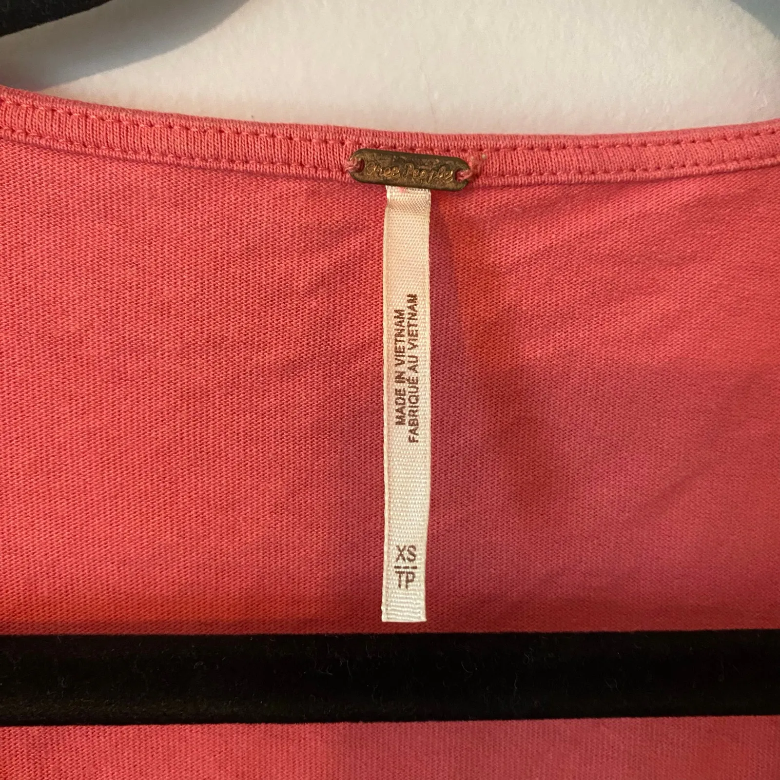 Free People Hot Pink Kitty Tee Puff Sleeve Cropped Tie Blouse Women's size XS - Image 3